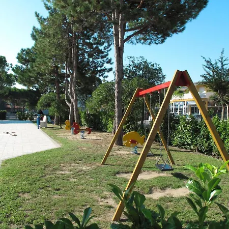 Locazione Turistica Villaggio Michelangelo בית נופש ביביונה