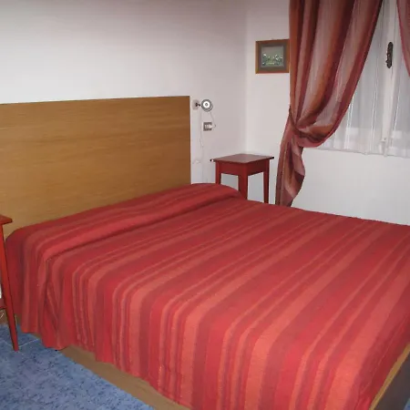Locazione Turistica Villaggio Michelangelo בית נופש *